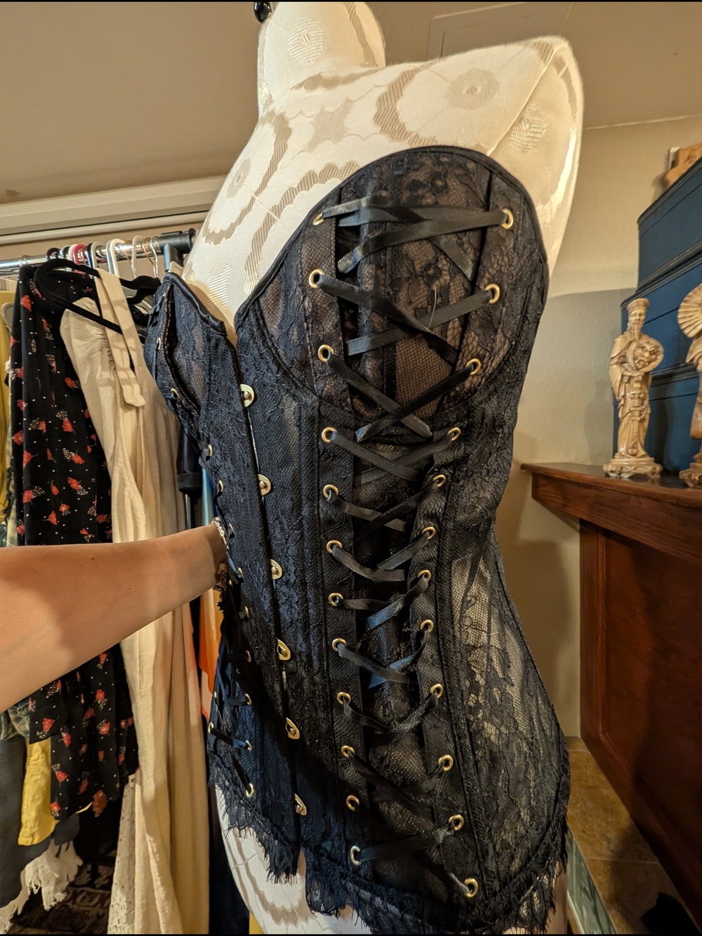 Adore Me Black Lace Corset Bustier - Picture 4 of 9